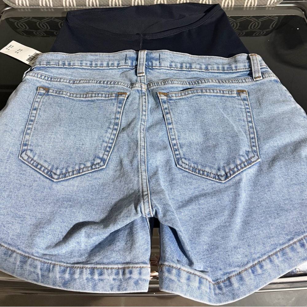 Abercrombie & Fitch Light Blue Denim Maternity Shorts with Navy Belly Band - Picture 4 of 4